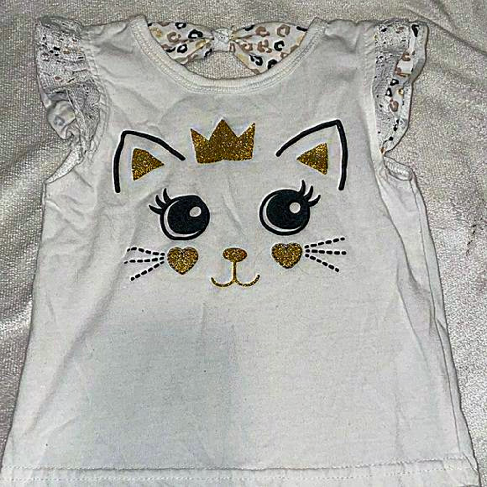 White shirt with leopard print‎ size 24 mos